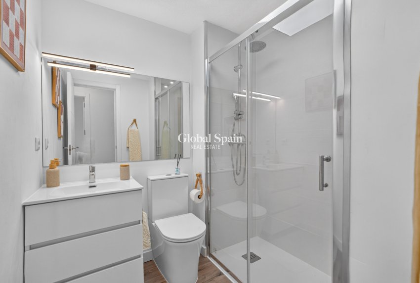 Wederverkoop - APPARTEMENT -
VILLAMARTÍN - Costa Blanca