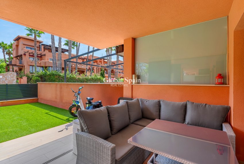 Wederverkoop - APPARTEMENT -
VILLAMARTÍN - Lomas del Golf