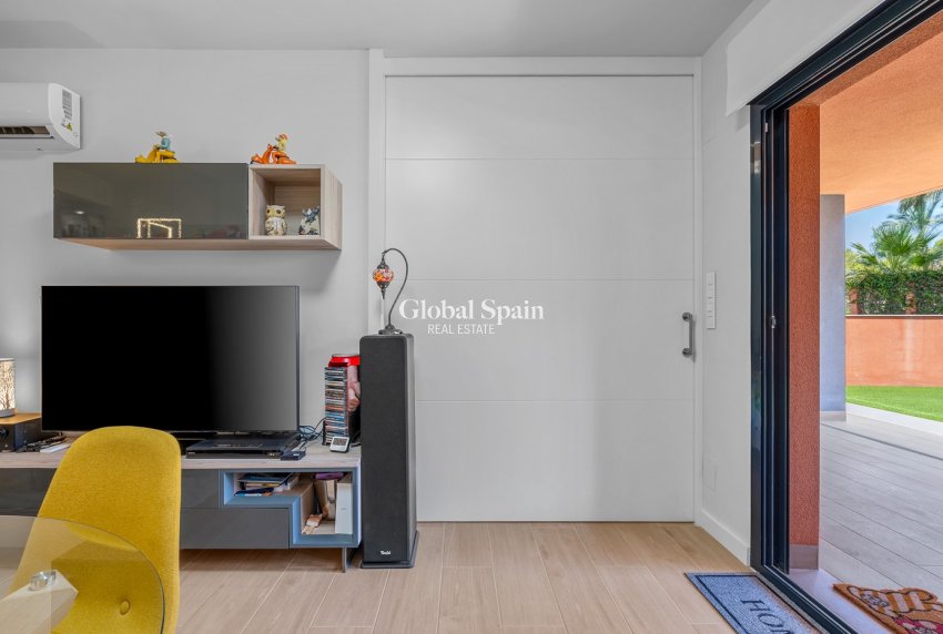 Wederverkoop - APPARTEMENT -
VILLAMARTÍN - Lomas del Golf