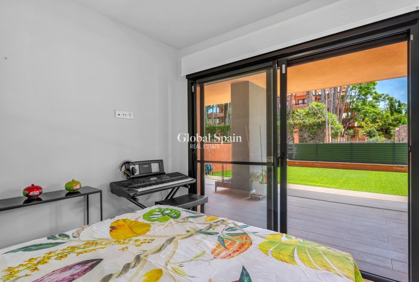 Wederverkoop - APPARTEMENT -
VILLAMARTÍN - Lomas del Golf