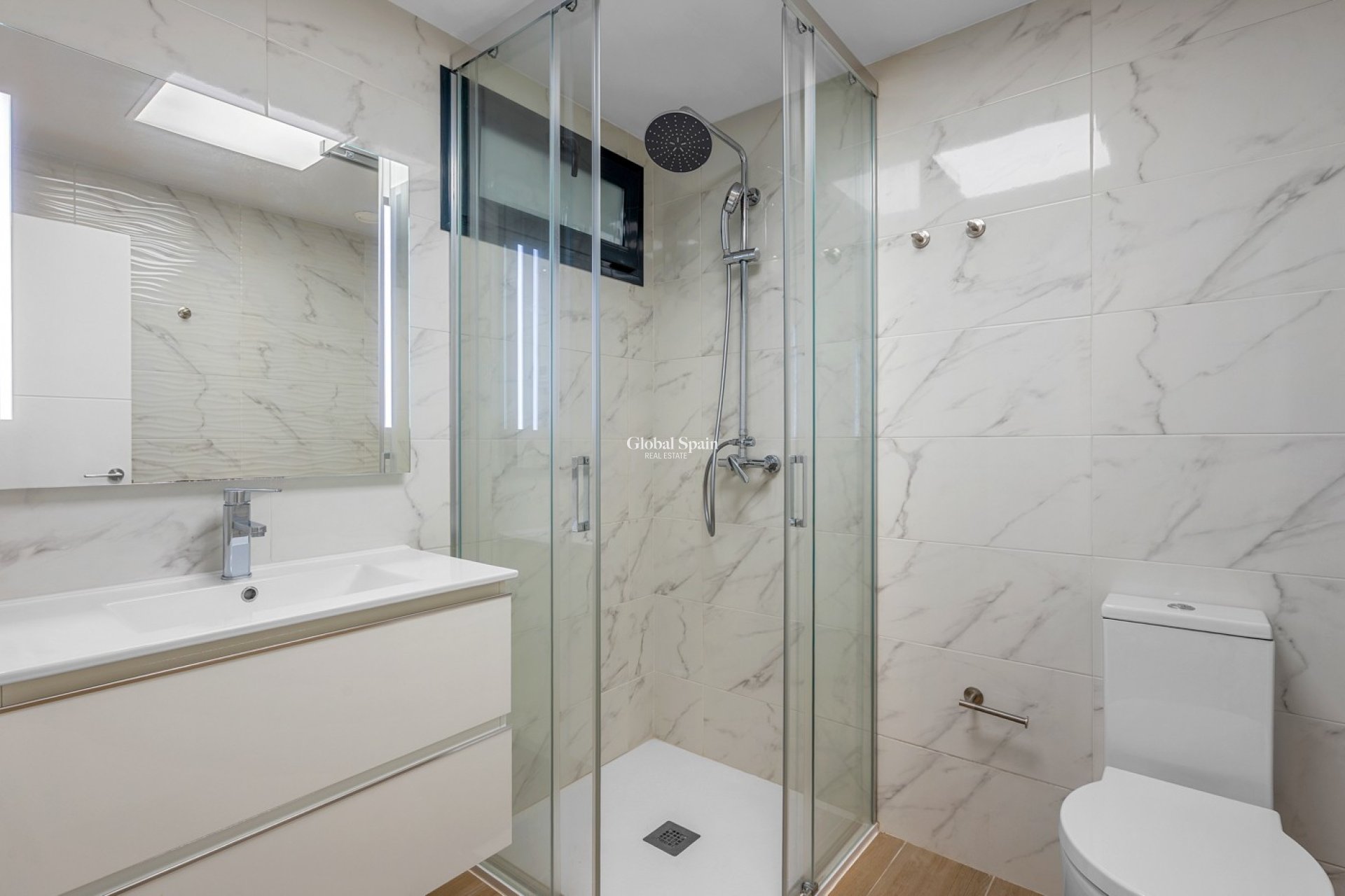 Wederverkoop - APPARTEMENT -
VILLAMARTÍN - Lomas del Golf