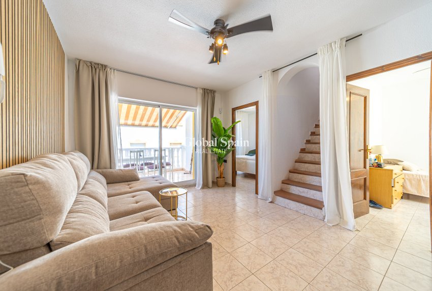 Wederverkoop - Atico -
TORREVIEJA - La Mata