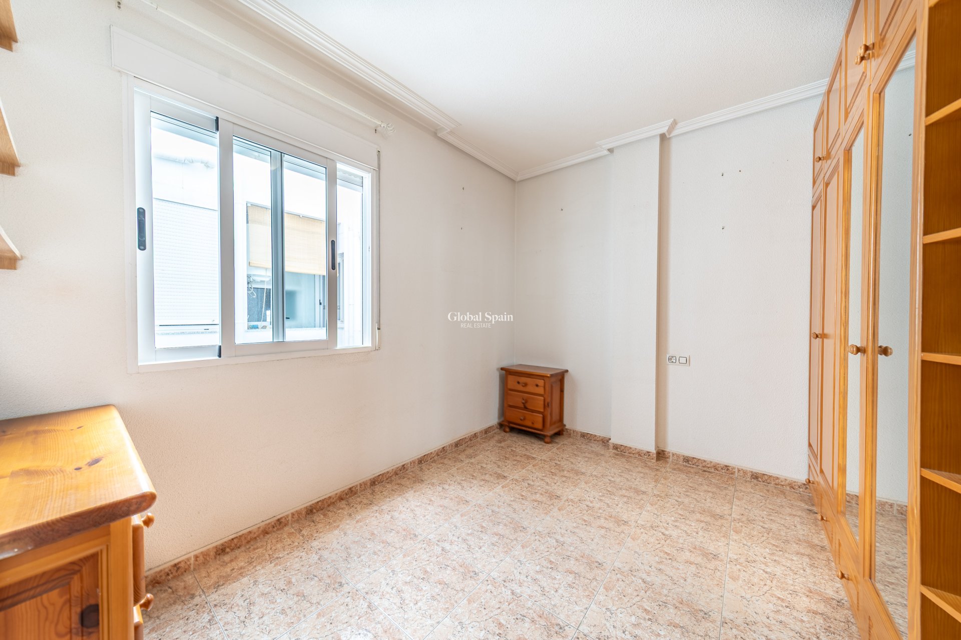 Wederverkoop - Atico -
TORREVIEJA - Puerto