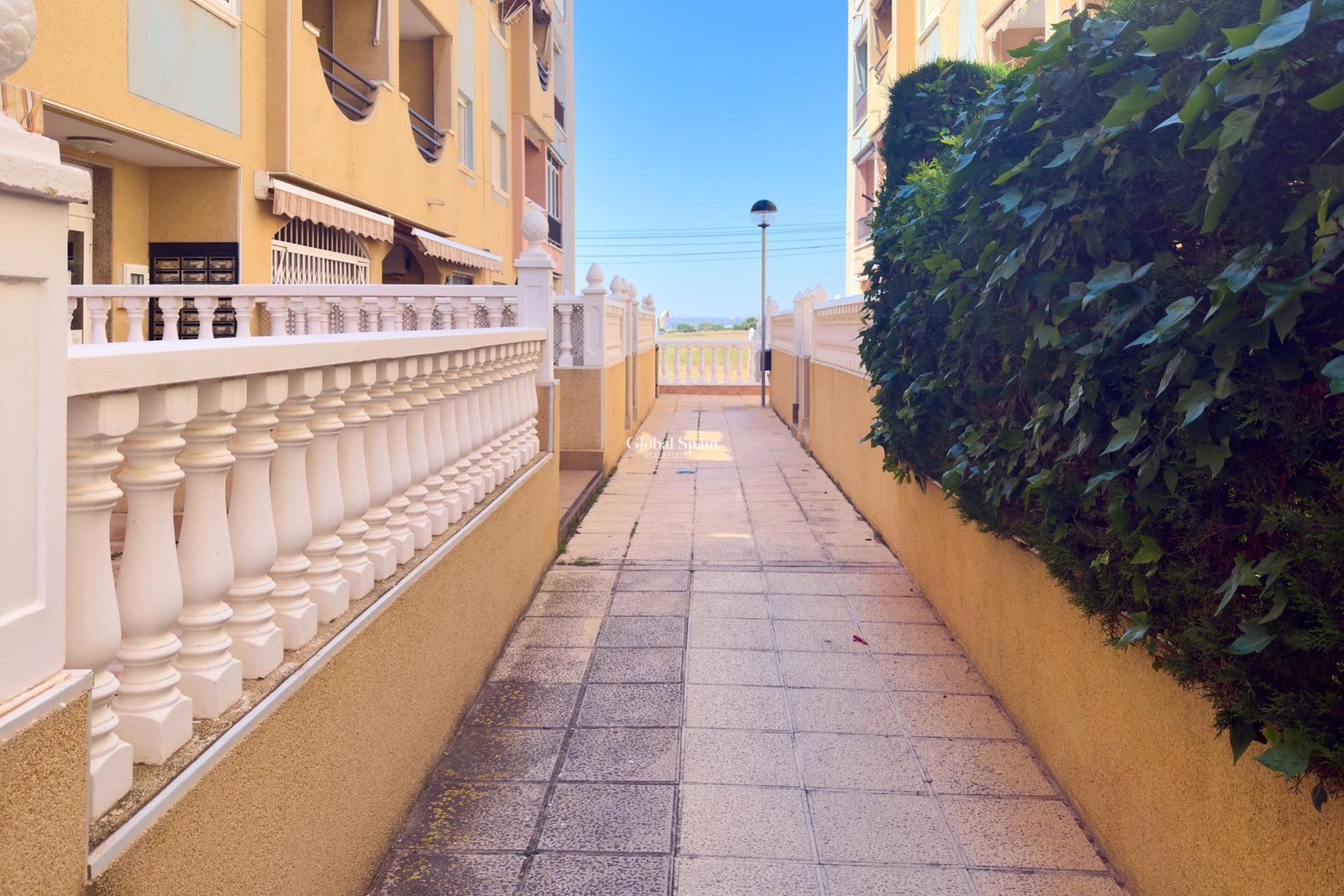 Wederverkoop - Begane grond -
TORREVIEJA - La Mata pueblo