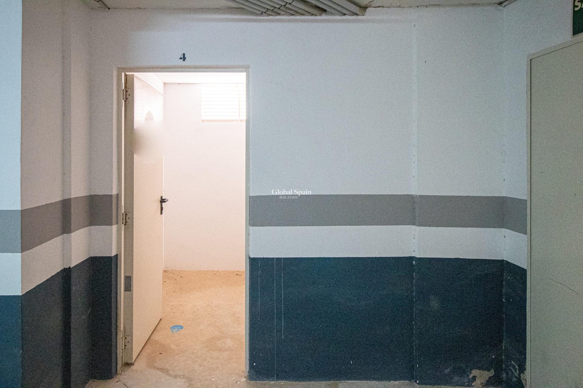 Wederverkoop - Berging -
ORIHUELA COSTA - Agua Marina