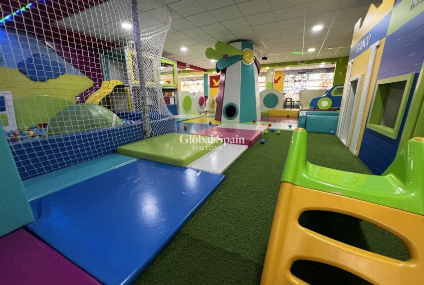 Wederverkoop - Commercieel_gebouw -
TORREVIEJA - Costa Blanca Sur