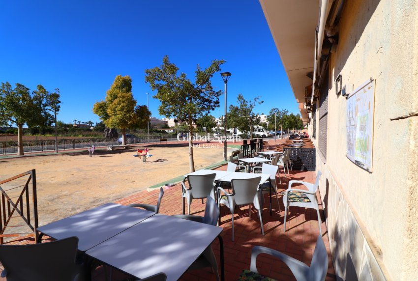 Wederverkoop - Commercieel (huurrecht) -
Formentera del Segura - Formentera - Village