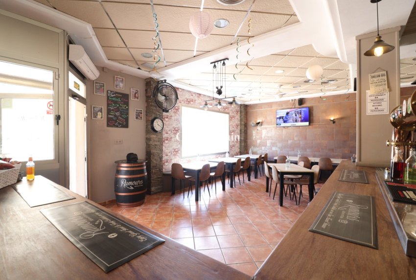 Wederverkoop - Commercieel (huurrecht) -
Formentera del Segura - Formentera - Village