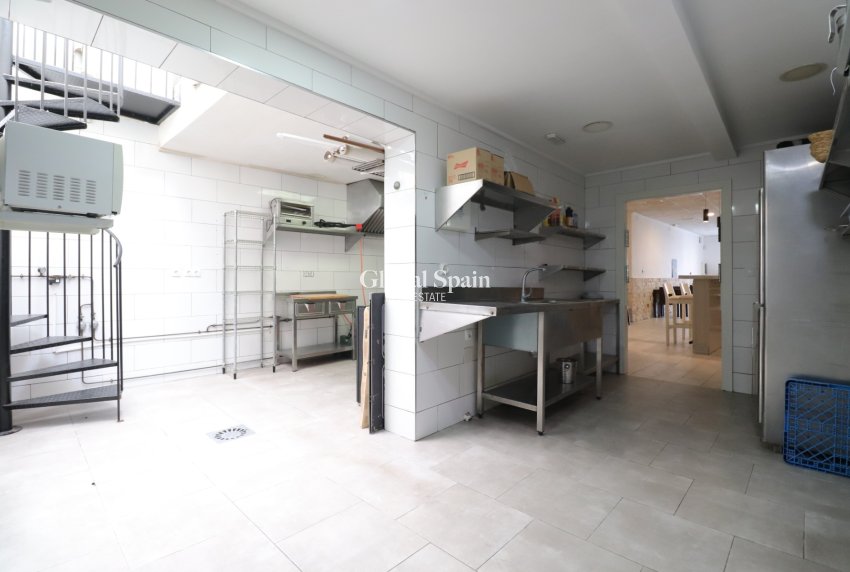 Wederverkoop - Commercieel (onroerend goed) -
Benijofar - Benijofar - Village