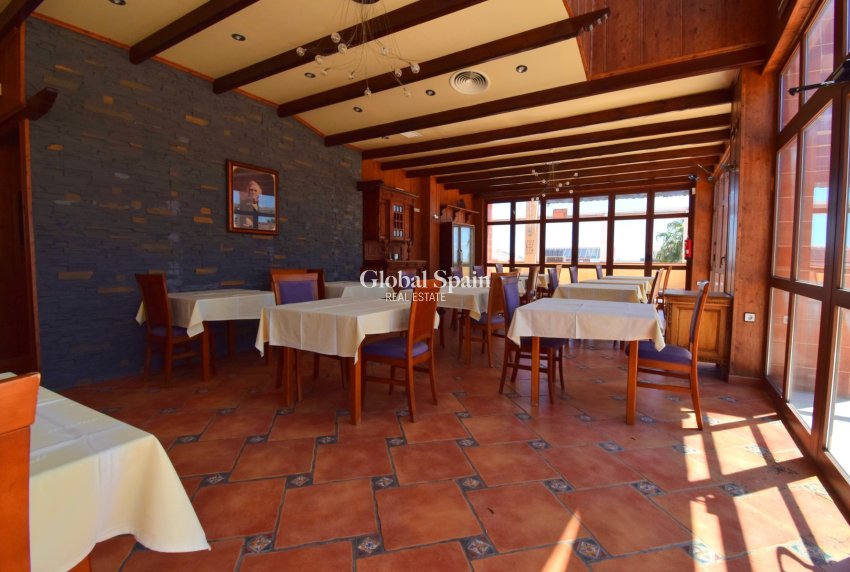 Wederverkoop - Commercieel (onroerend goed) -
Orihuela Costa - Los Dolses