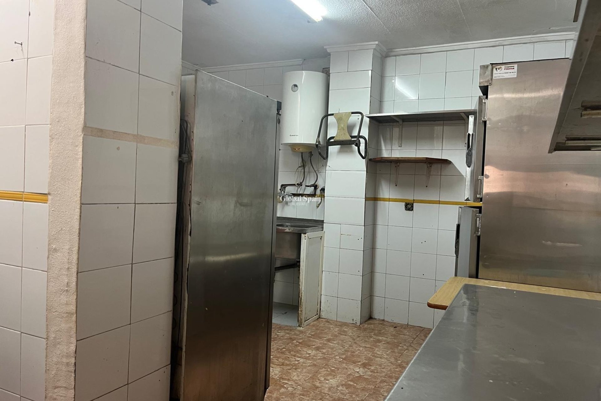 Wederverkoop - Commercieel pand -
TORREVIEJA - Center