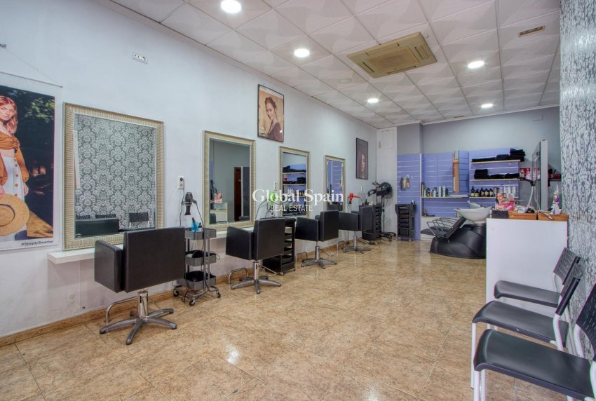 Wederverkoop - Commercieel pand -
TORREVIEJA - La Mata