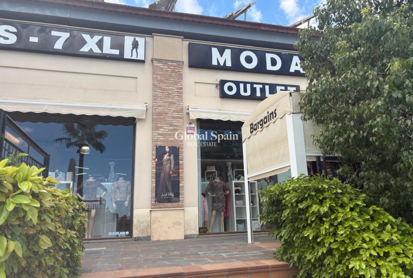 Wederverkoop - COMMERCIEEL VASTGOED -
ALGORFA - LA FINCA GOLF / ALGORFA