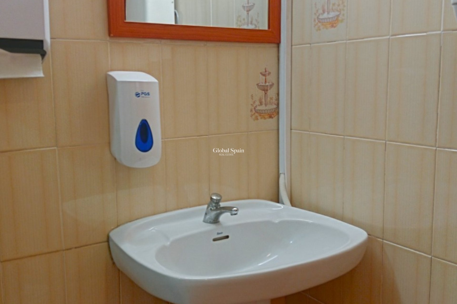 Wederverkoop - COMMERCIEEL VASTGOED -
BENIDORM - Zona de Poniente