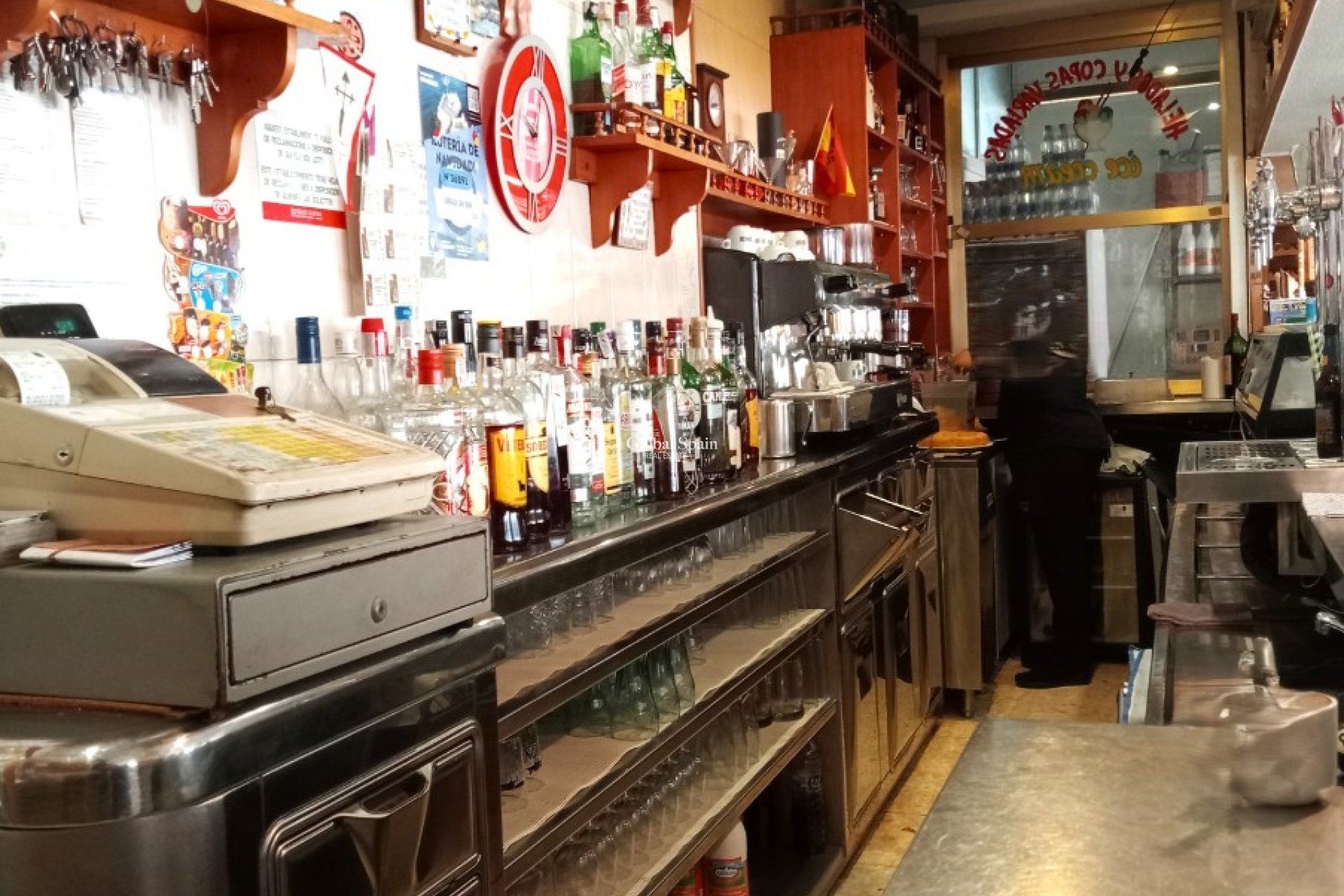 Wederverkoop - COMMERCIEEL VASTGOED -
BENIDORM - Zona de Poniente