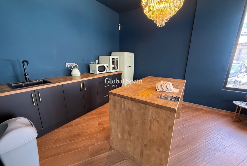 Wederverkoop - COMMERCIEEL VASTGOED -
PALMA - Mallorca