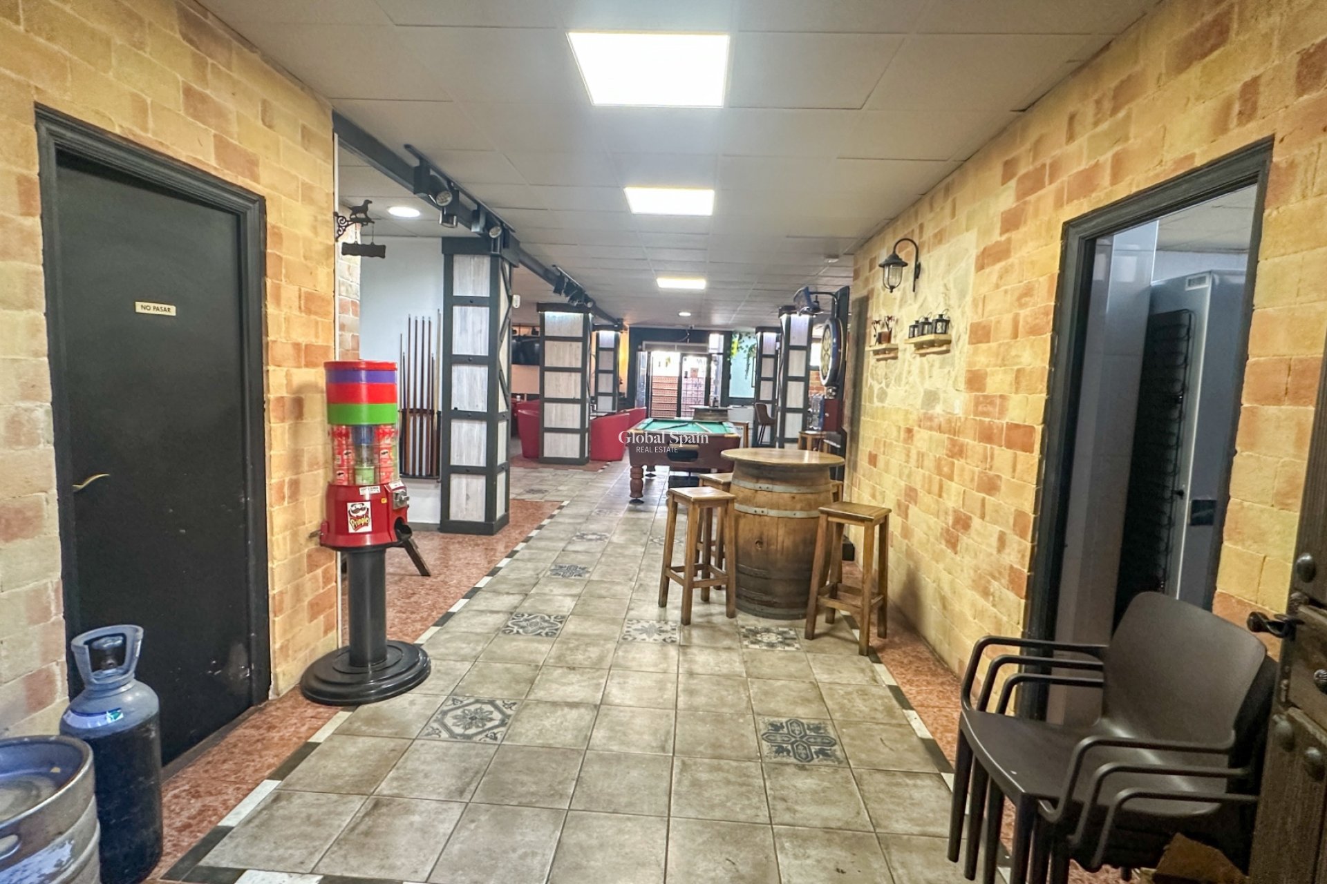 Wederverkoop - COMMERCIEEL VASTGOED -
TORREVIEJA - Aguas Nuevas