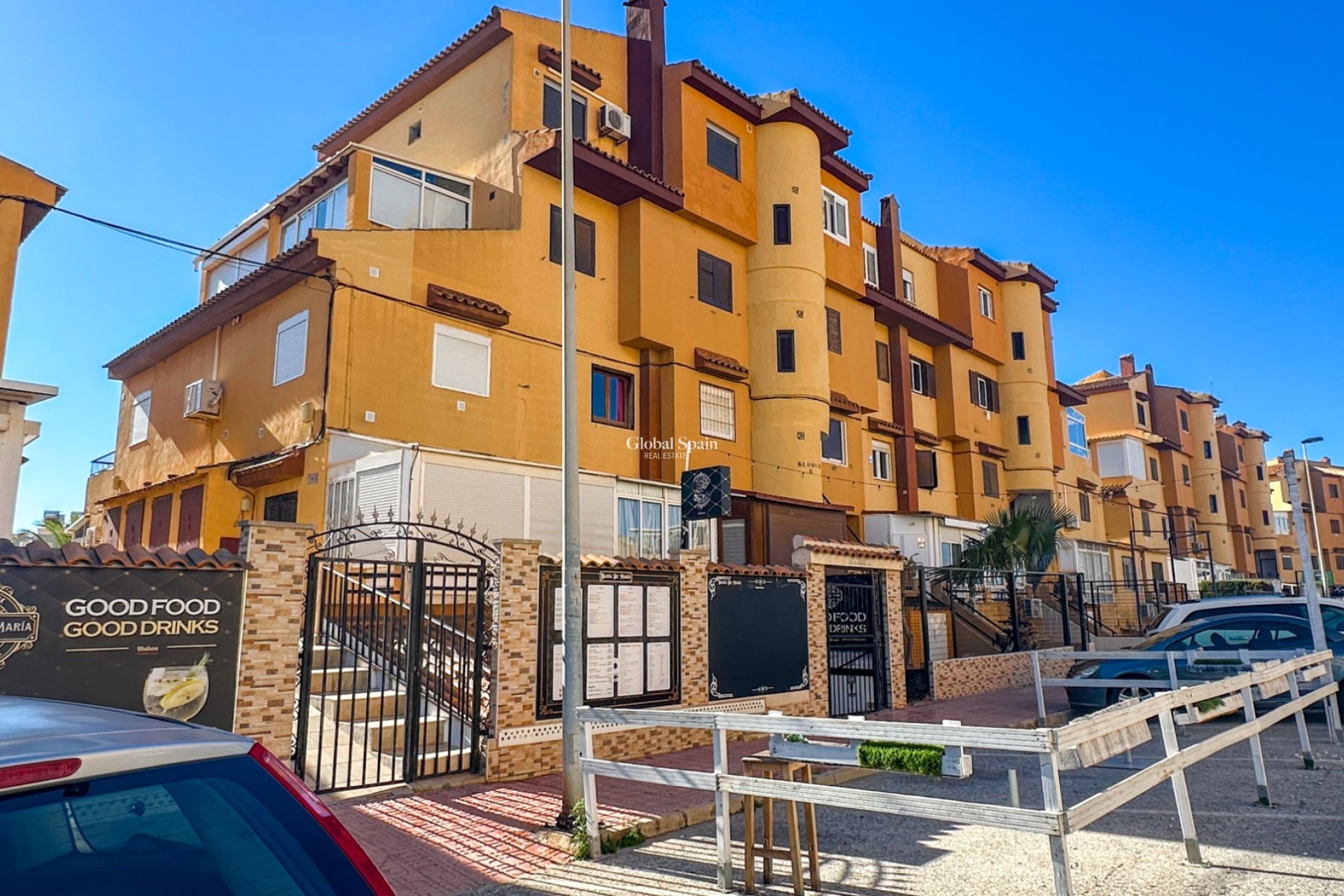 Wederverkoop - COMMERCIEEL VASTGOED -
TORREVIEJA - Aguas Nuevas