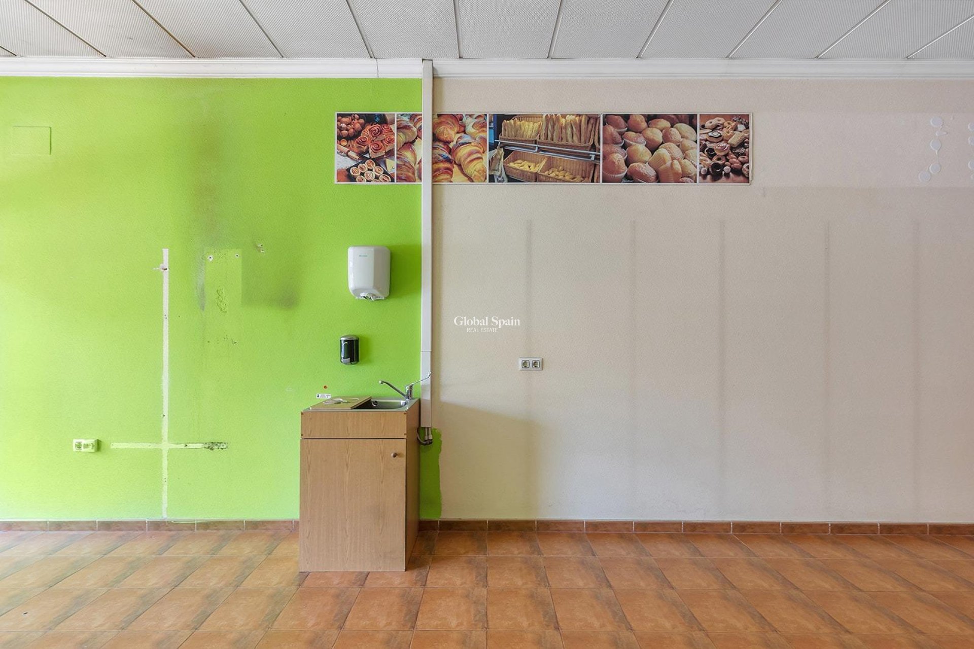 Wederverkoop - COMMERCIEEL VASTGOED -
TORREVIEJA - Centro