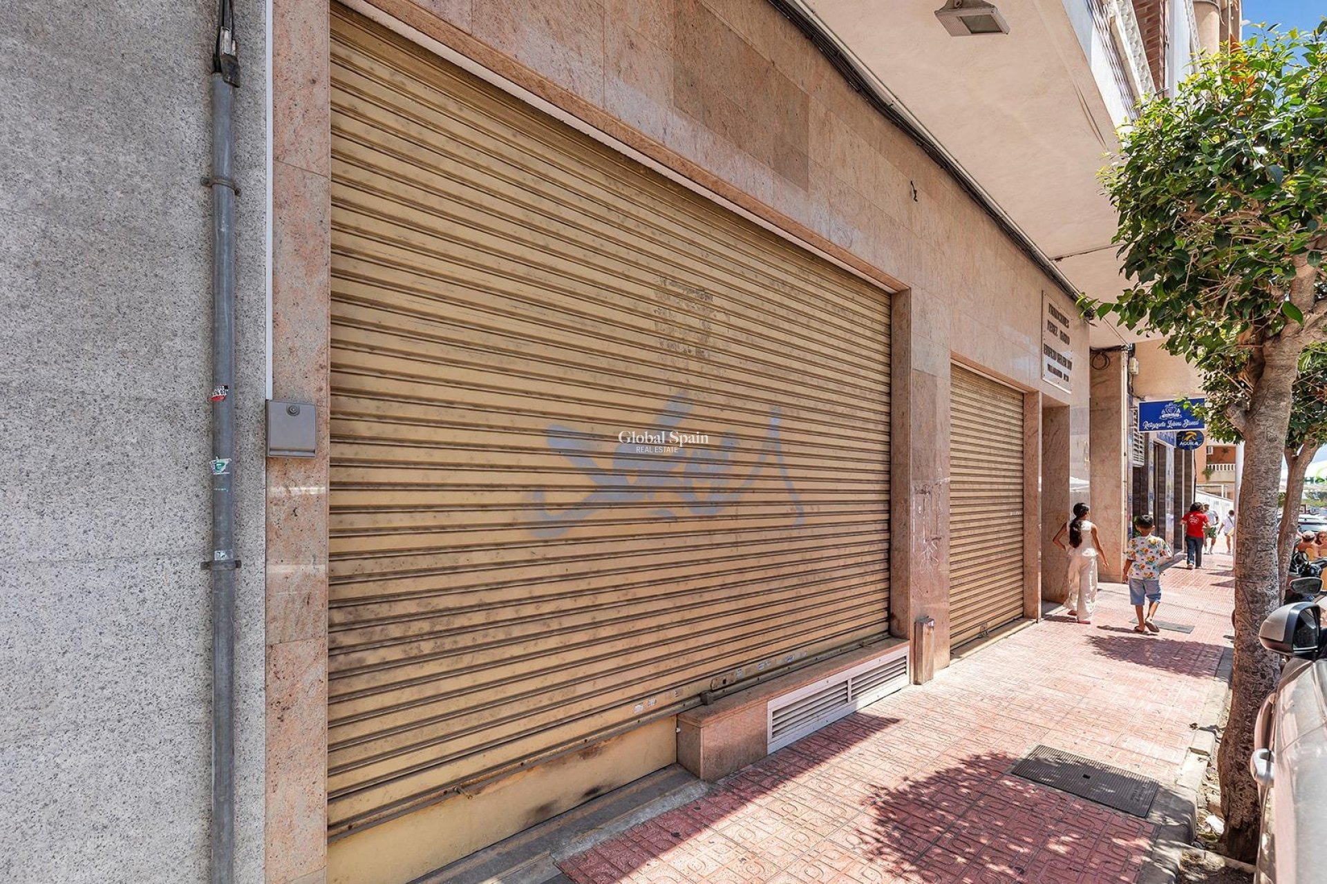 Wederverkoop - COMMERCIEEL VASTGOED -
TORREVIEJA - Centro