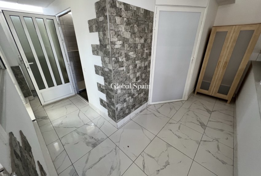 Wederverkoop - COMMERCIEEL VASTGOED -
TORREVIEJA - Costa Blanca Sur