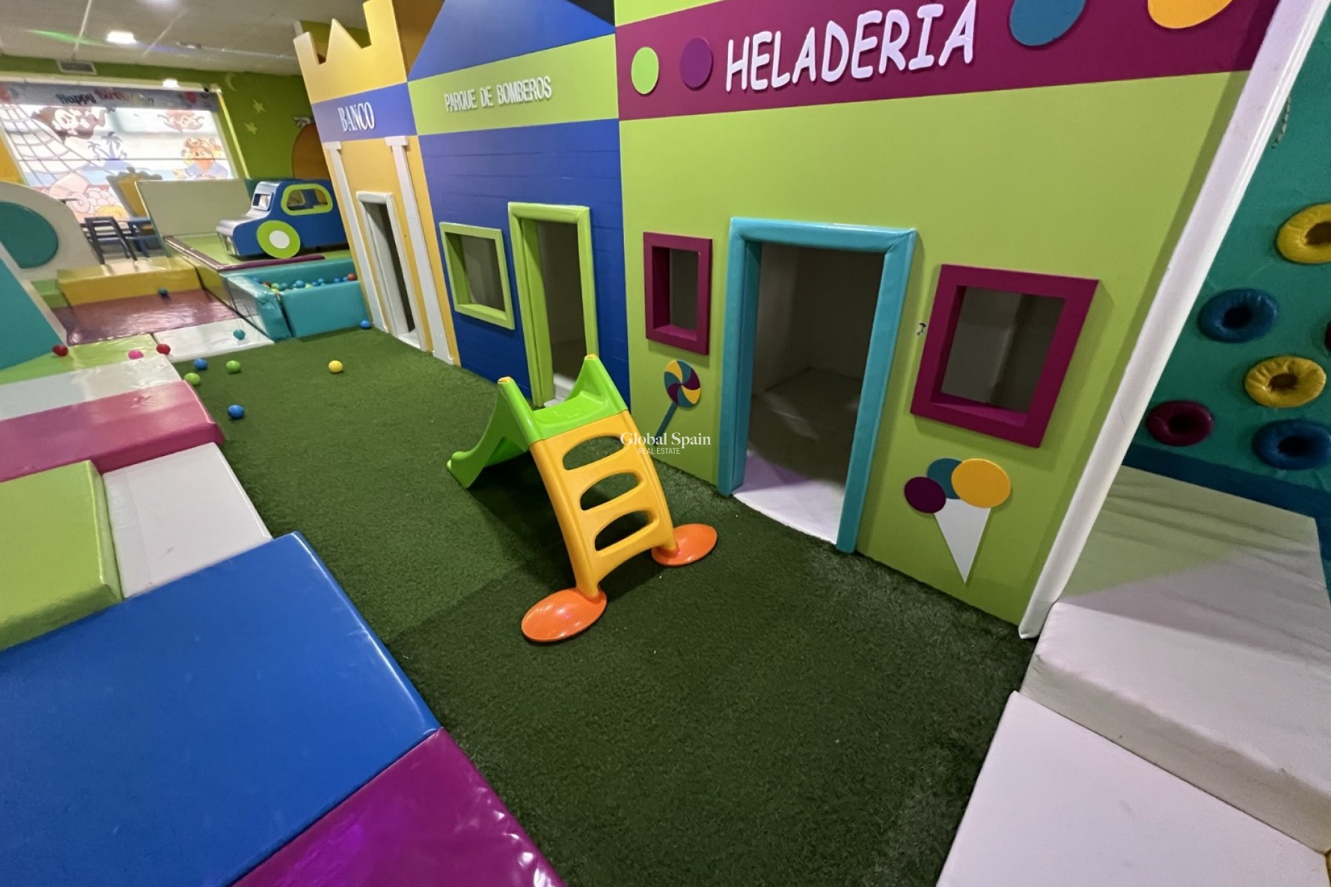 Wederverkoop - COMMERCIEEL VASTGOED -
TORREVIEJA - Costa Blanca Sur