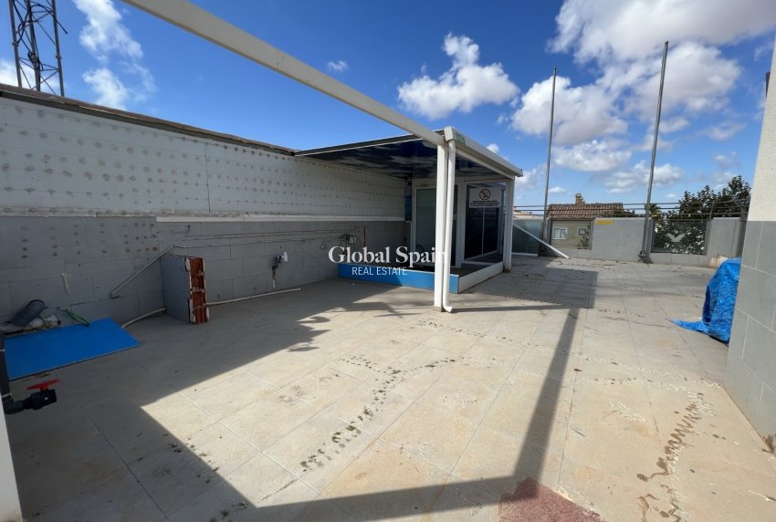 Wederverkoop - COMMERCIEEL VASTGOED -
TORREVIEJA - Costa Blanca Sur