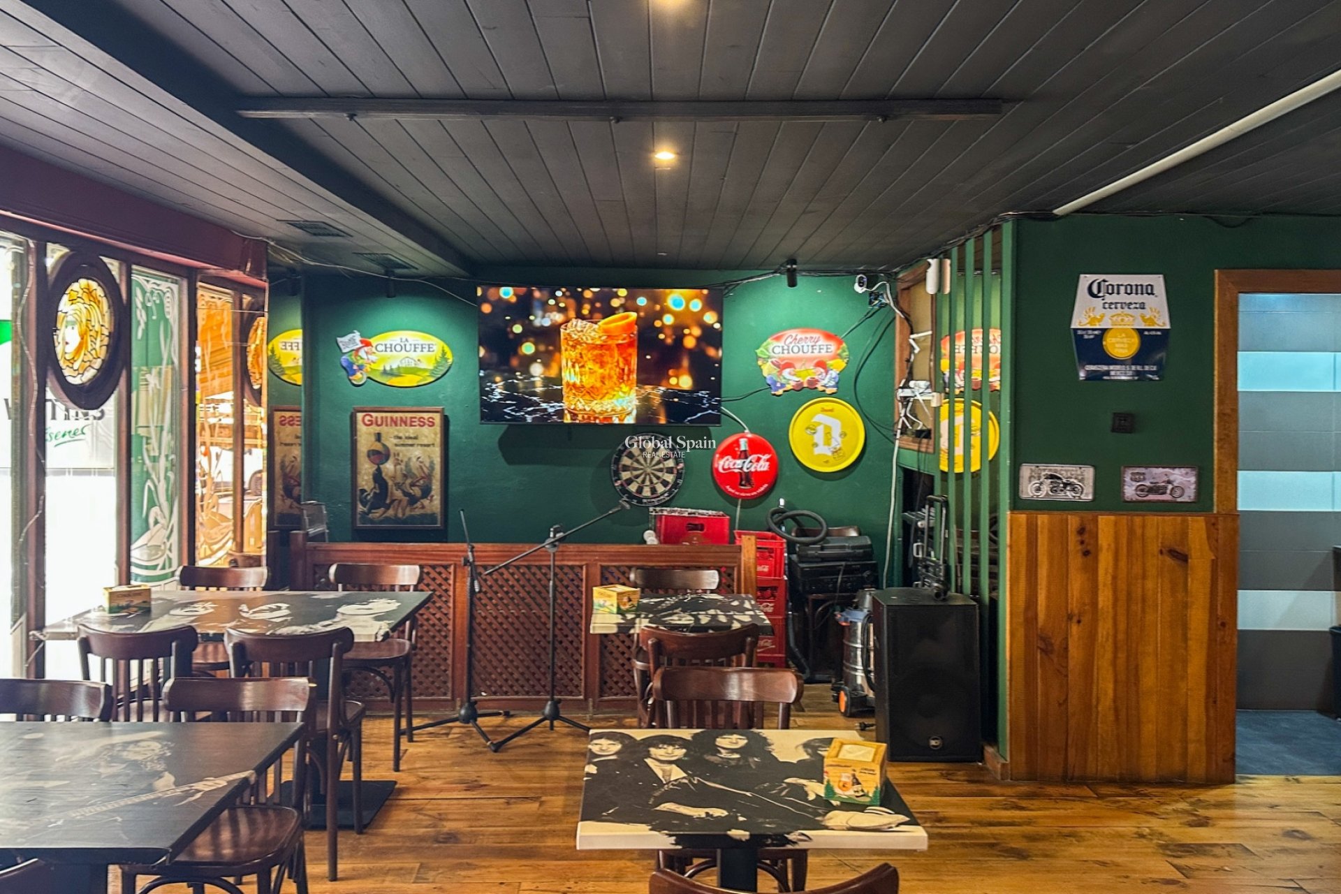 Wederverkoop - COMMERCIEEL VASTGOED -
TORREVIEJA - Playa del Cura