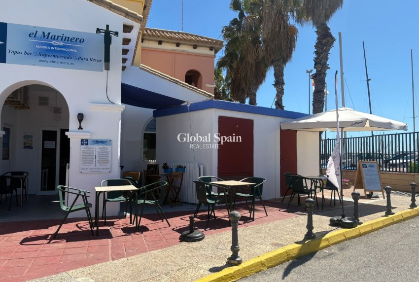 Wederverkoop - COMMERCIEEL VASTGOED -
TORREVIEJA - Puerto