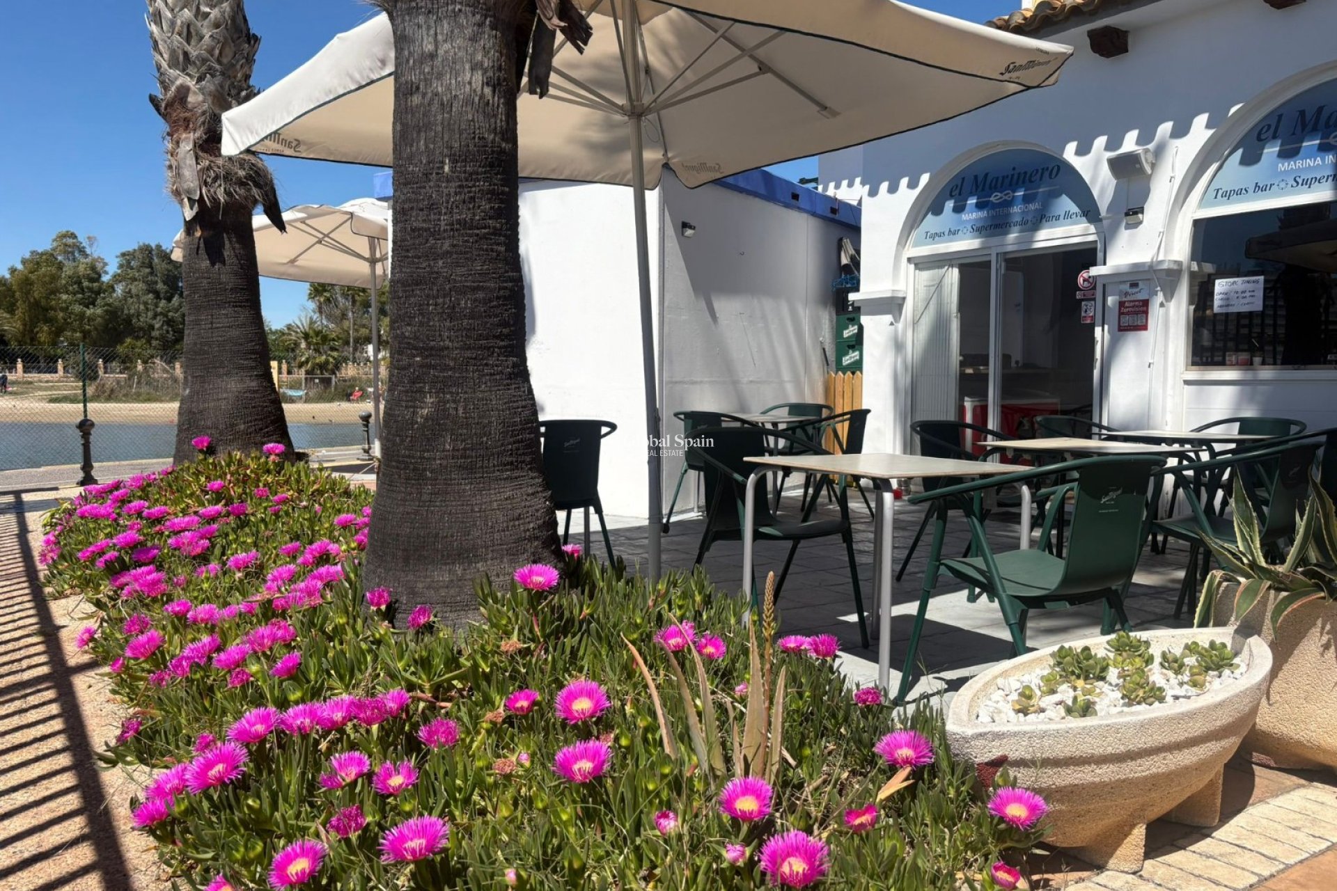 Wederverkoop - COMMERCIEEL VASTGOED -
TORREVIEJA - Puerto