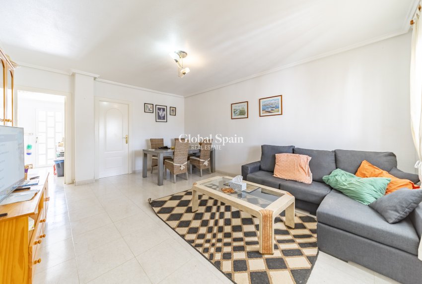 Wederverkoop - Dorpshuis -
CIUDAD QUESADA