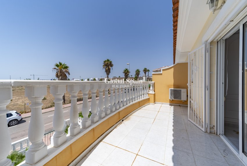 Wederverkoop - Dorpshuis -
CIUDAD QUESADA