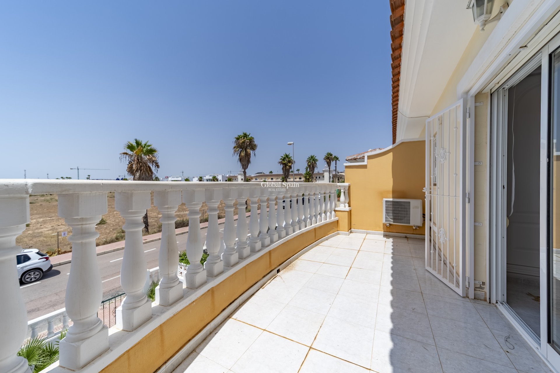 Wederverkoop - Dorpshuis -
CIUDAD QUESADA