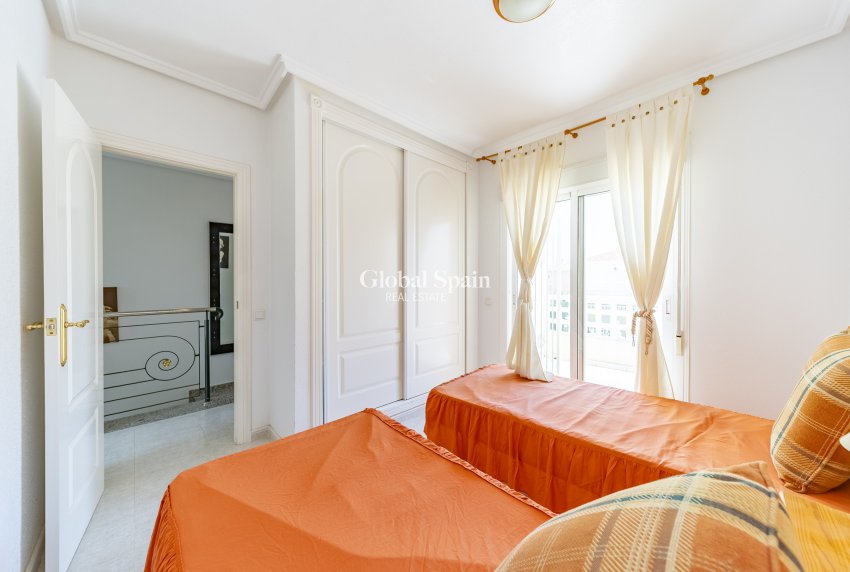 Wederverkoop - Dorpshuis -
CIUDAD QUESADA