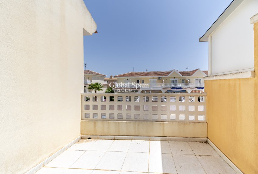 Wederverkoop - Dorpshuis -
CIUDAD QUESADA