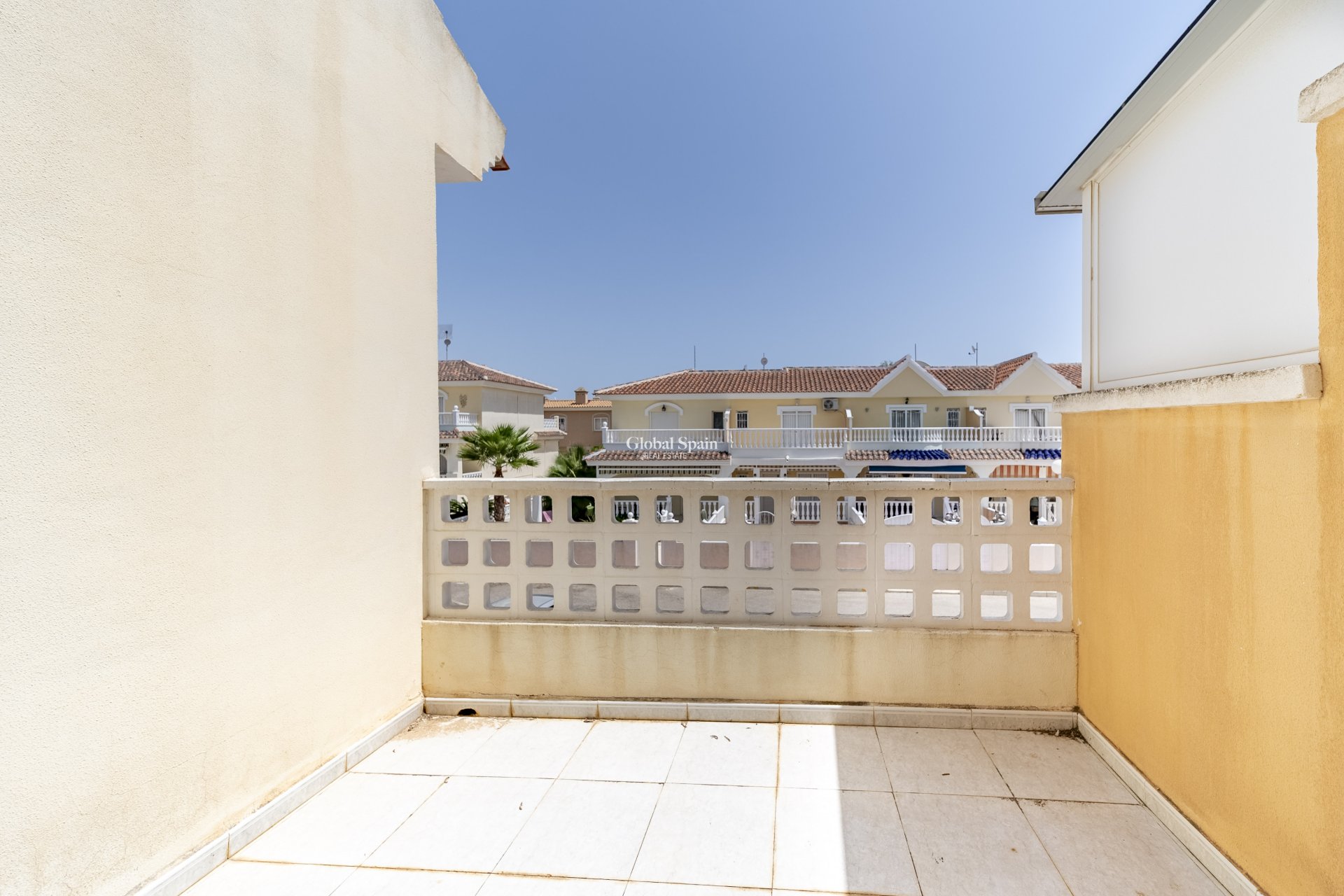 Wederverkoop - Dorpshuis -
CIUDAD QUESADA