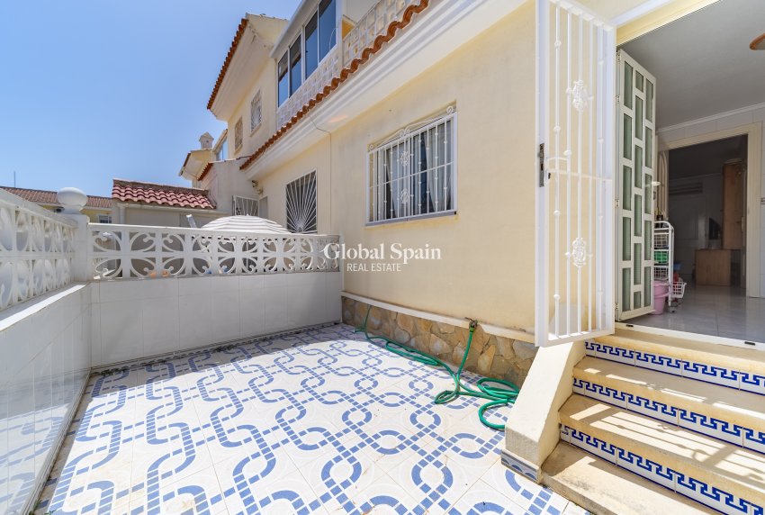 Wederverkoop - Dorpshuis -
CIUDAD QUESADA