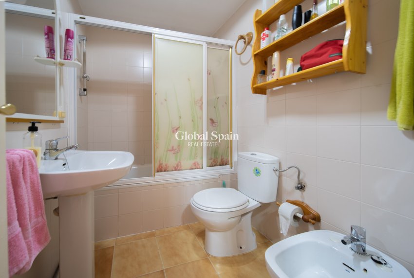 Wederverkoop - Dorpshuis -
TORREVIEJA - La Mata