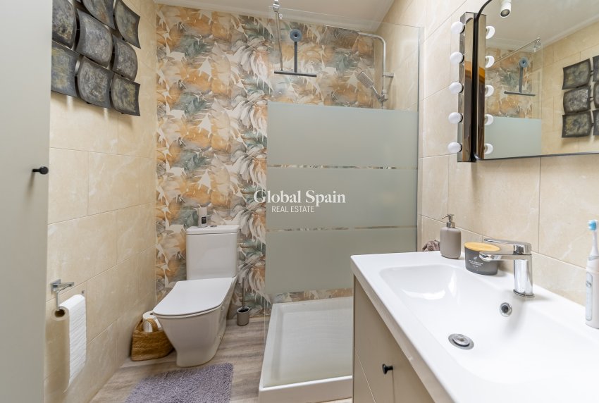 Wederverkoop - Dorpshuis -
TORREVIEJA - LOS BALCONES - LOS ALTOS