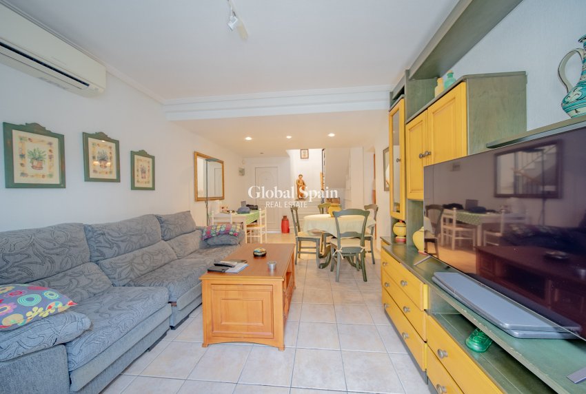 Wederverkoop - Dorpshuis -
TORREVIEJA - Torreblanca