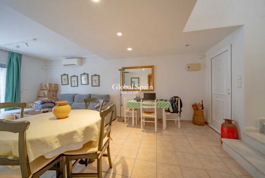 Wederverkoop - Dorpshuis -
TORREVIEJA - Torreblanca