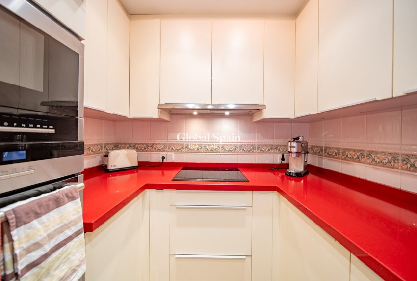 Wederverkoop - Dorpshuis -
TORREVIEJA - Torreblanca