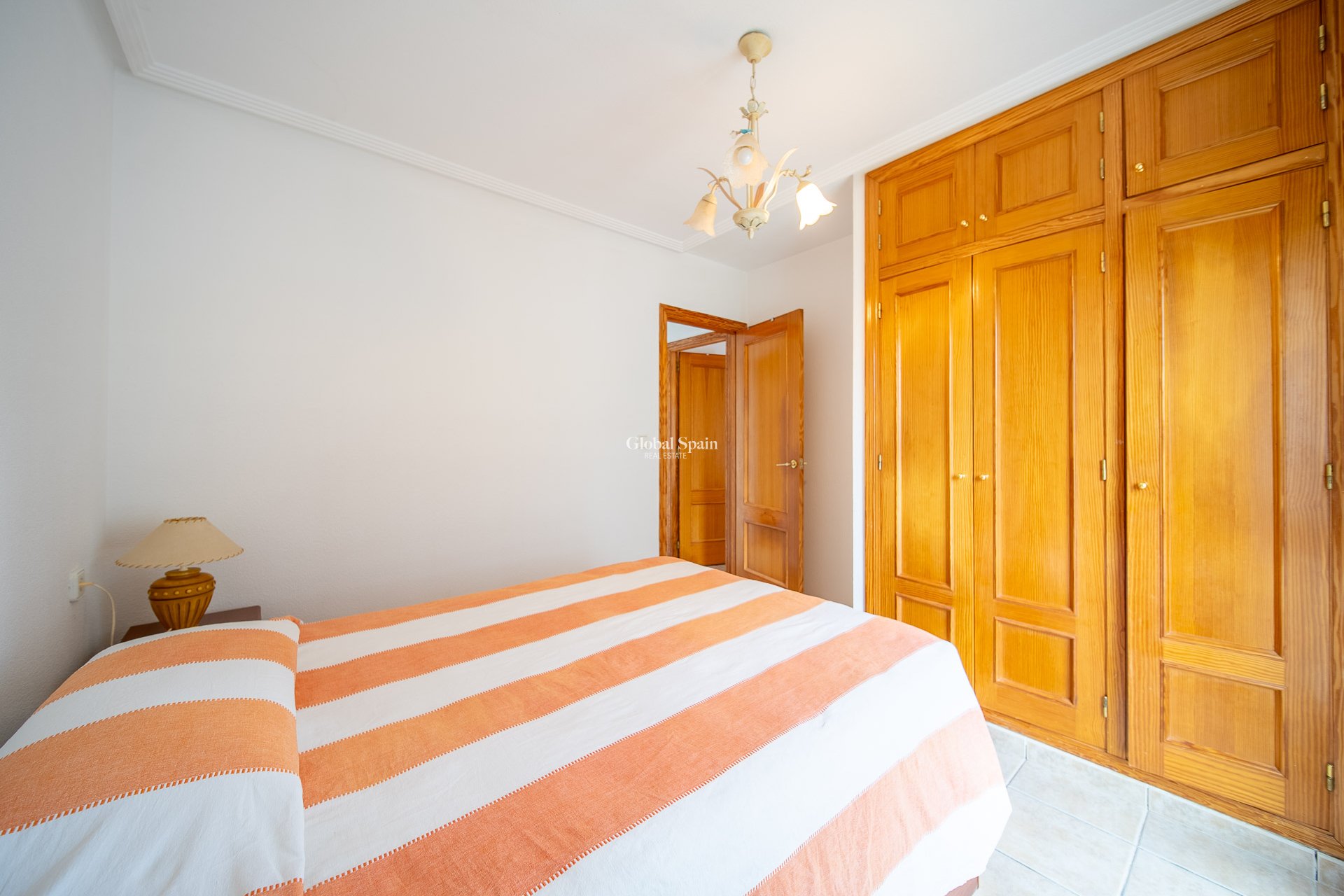 Wederverkoop - Dorpshuis -
TORREVIEJA - Torreblanca