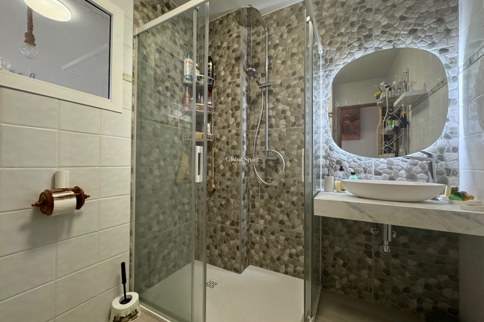 Wederverkoop - Duplex -
Ondara