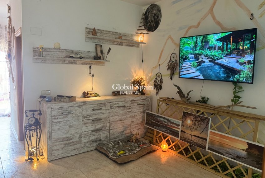 Wederverkoop - Duplex -
Ondara