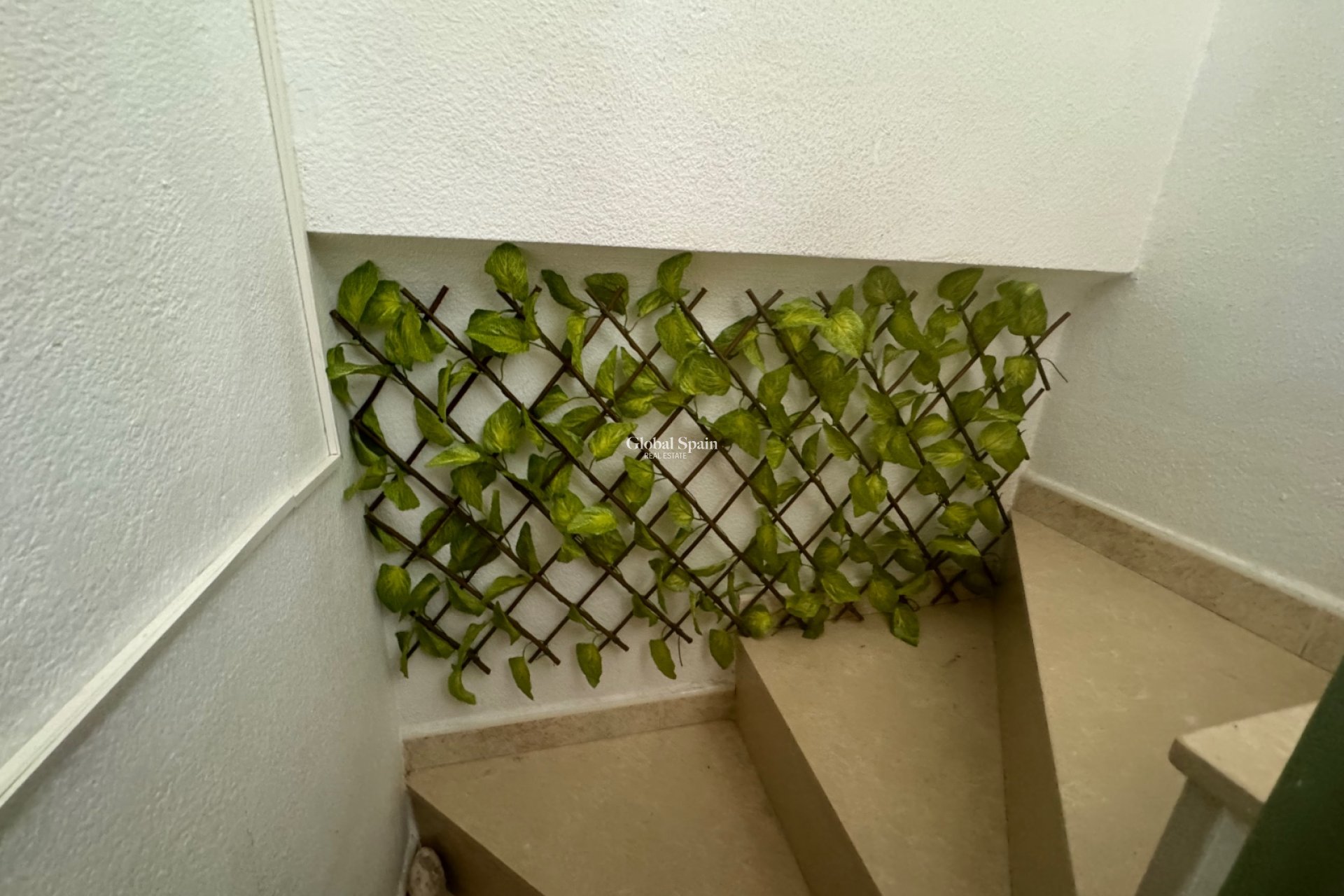 Wederverkoop - Duplex -
Ondara