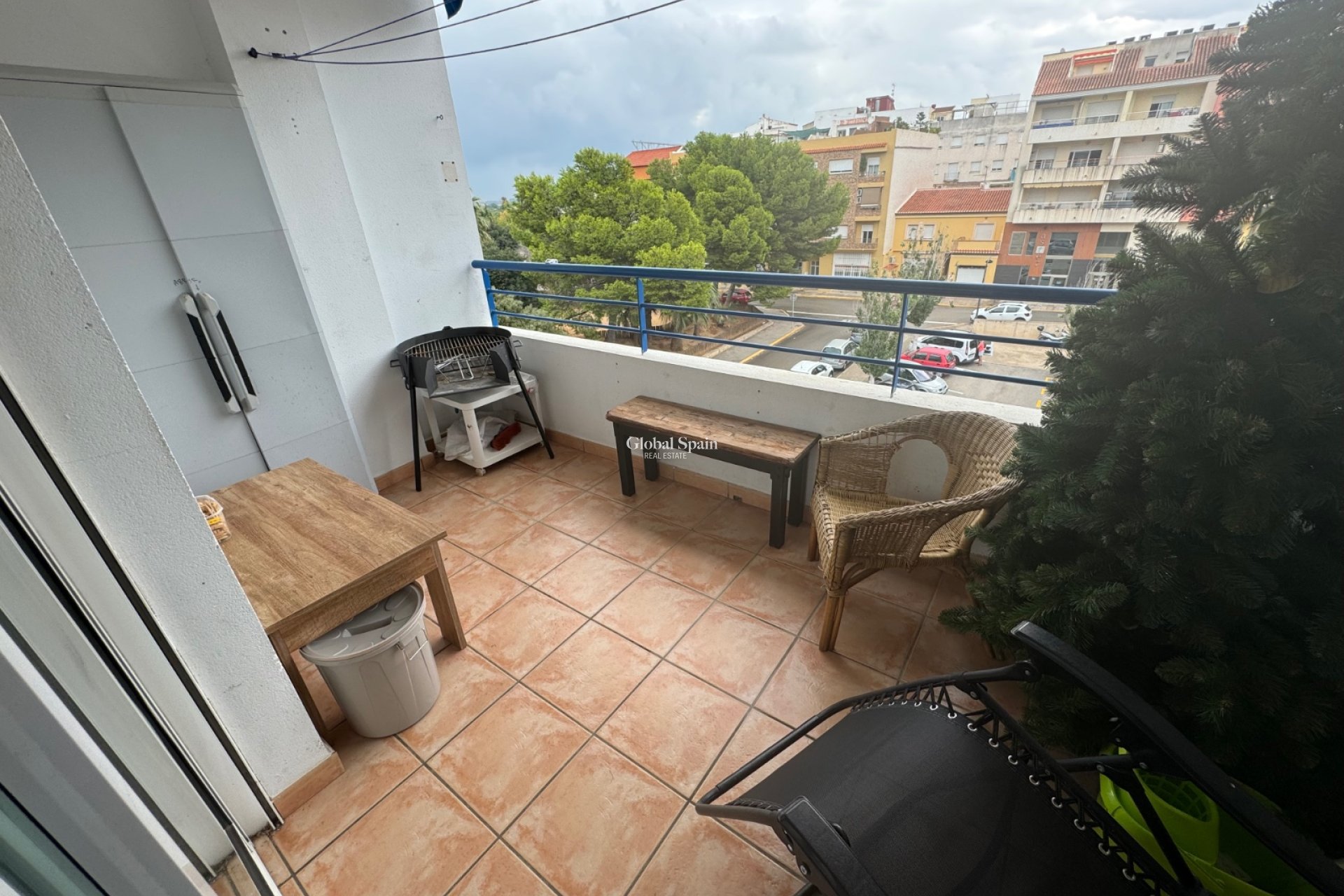 Wederverkoop - Duplex -
Ondara