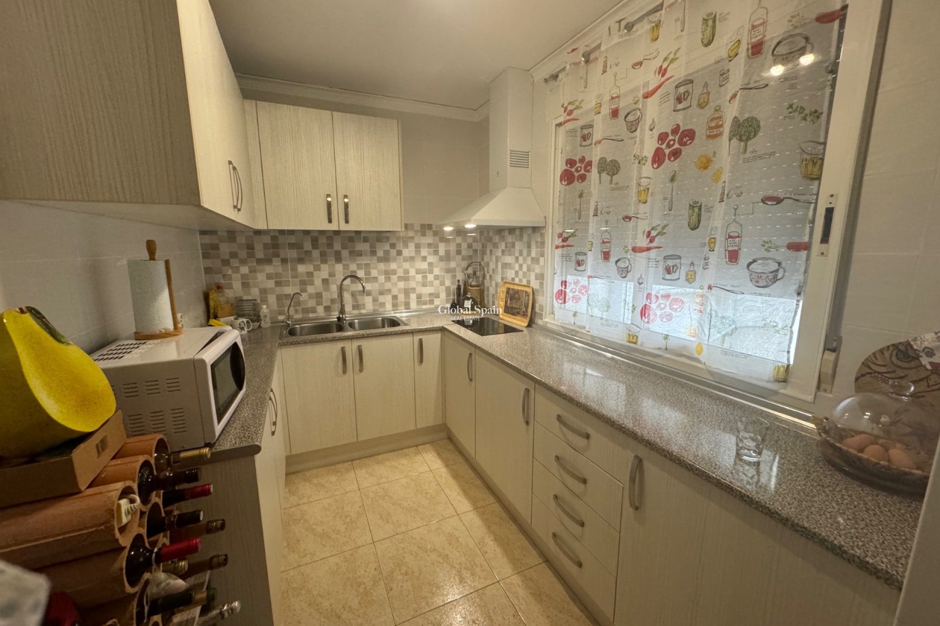 Wederverkoop - Duplex -
Ondara