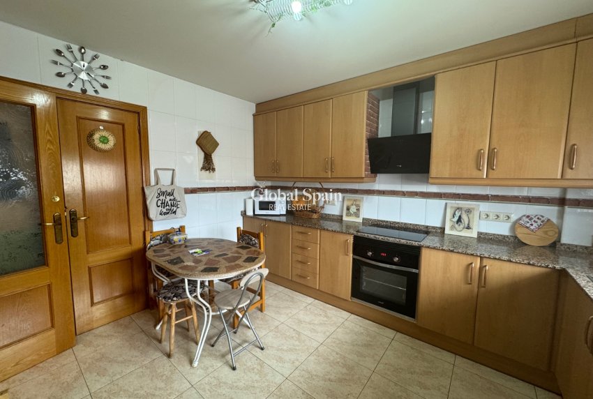 Wederverkoop - Duplex -
Ondara