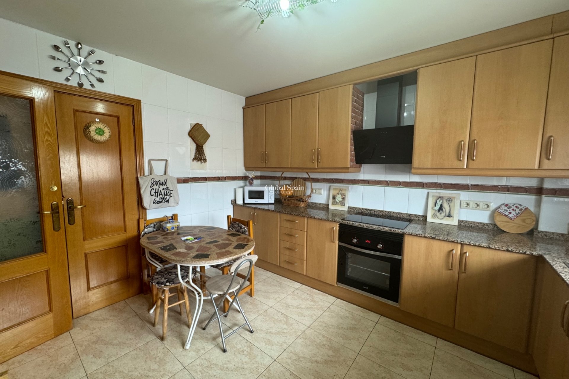 Wederverkoop - Duplex -
Ondara